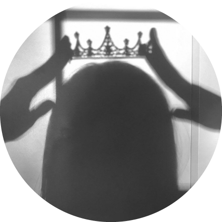queens tiara purim spiel 5783